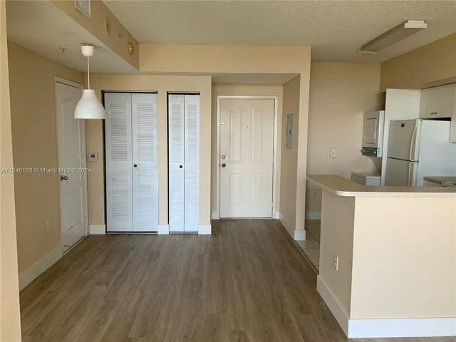 5077 NW 7th St, Miami FL 33126