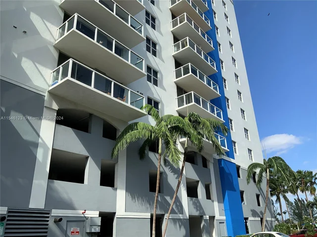 5077 NW 7th St, Miami FL 33126