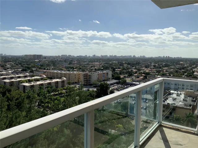 5077 NW 7th St, Miami FL 33126