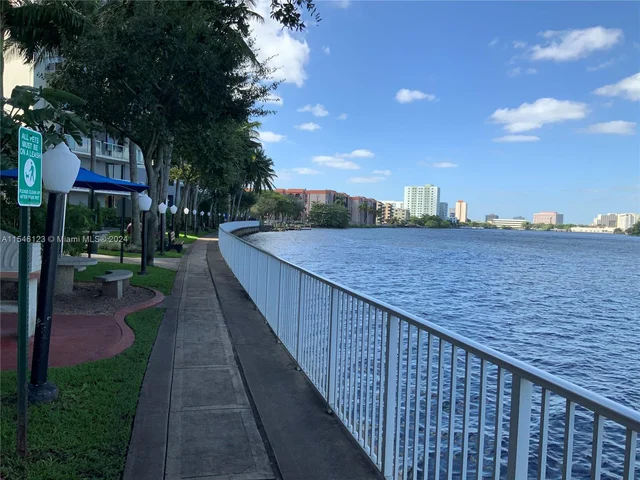 5077 NW 7th St, Miami FL 33126