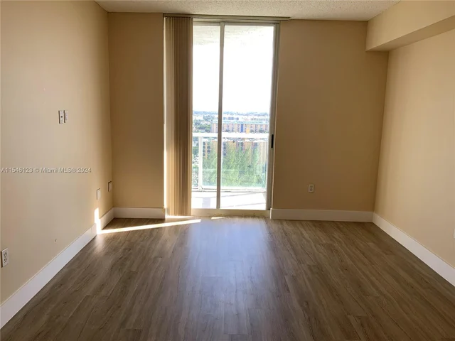 5077 NW 7th St, Miami FL 33126