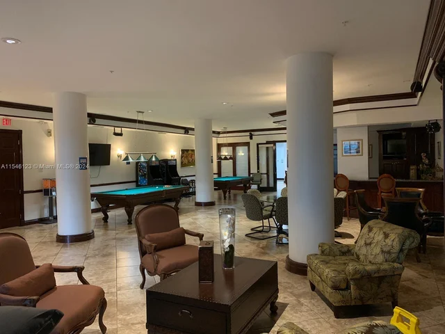 5077 NW 7th St, Miami FL 33126