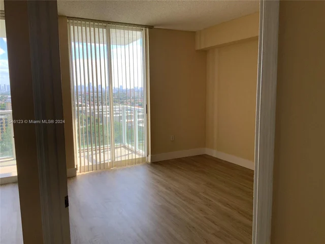 5077 NW 7th St, Miami FL 33126