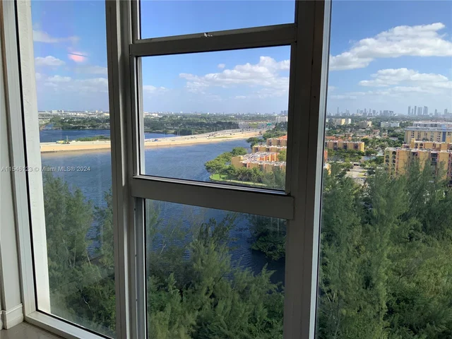 5077 NW 7th St, Miami FL 33126