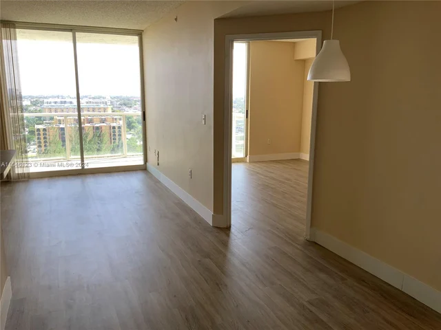 5077 NW 7th St, Miami FL 33126