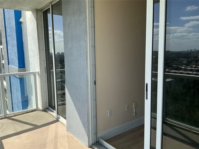 5077 NW 7th St, Miami FL 33126