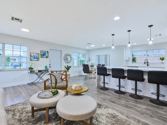 299 NE 35th st, Oakland Park FL 33334