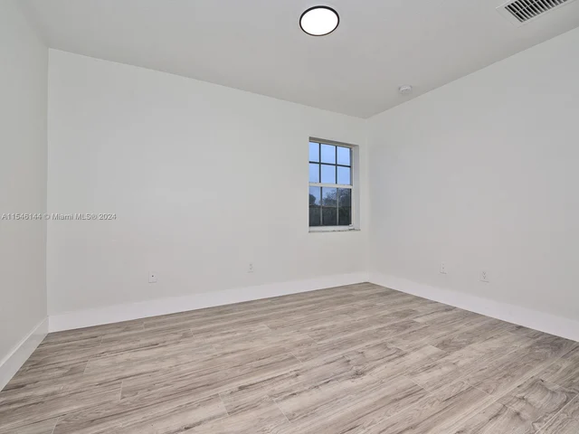 299 NE 35th st, Oakland Park FL 33334