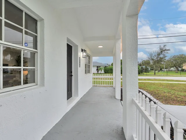 299 NE 35th st, Oakland Park FL 33334