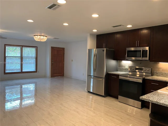 11091 SW 28th Ct, Davie FL 33328