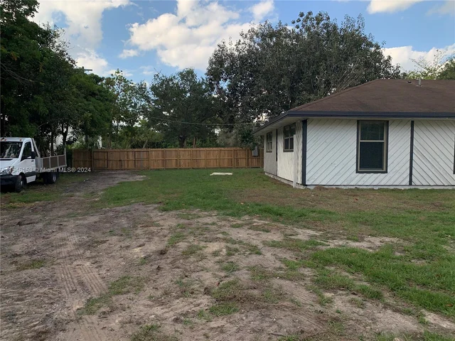 11091 SW 28th Ct, Davie FL 33328