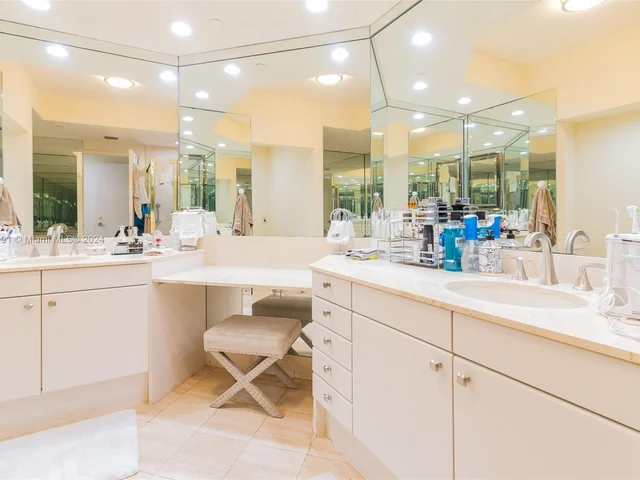 3801 NE 207th St # 504, Aventura FL 33180