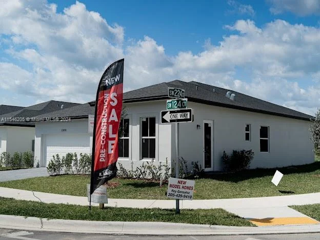 22595 SW 125 AVE, Miami FL 33170