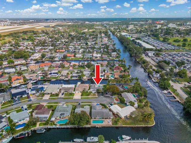 806 Argonaut Is, Dania Beach FL 33004