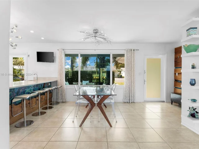 806 Argonaut Is, Dania Beach FL 33004