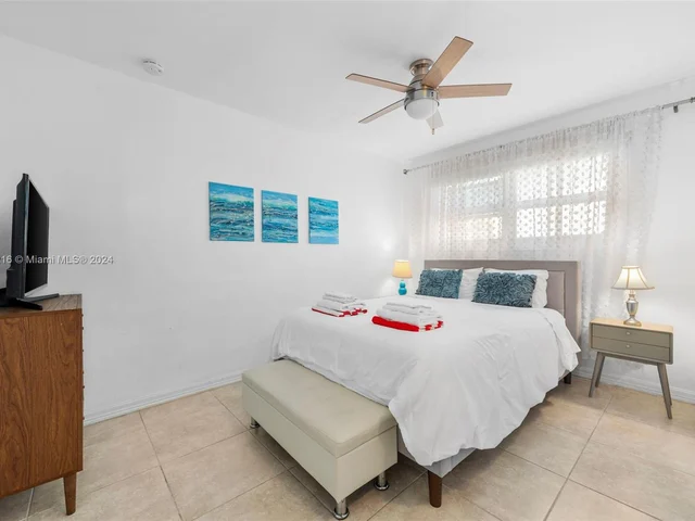 806 Argonaut Is, Dania Beach FL 33004