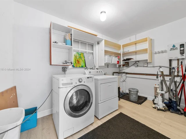 806 Argonaut Is, Dania Beach FL 33004