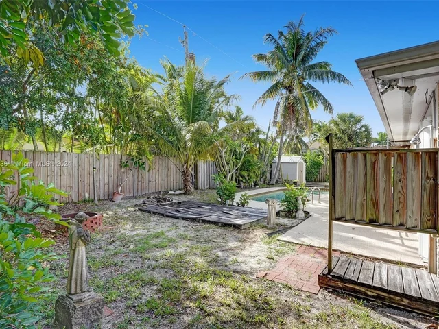 2441 Bayview Dr, Fort Lauderdale FL 33305