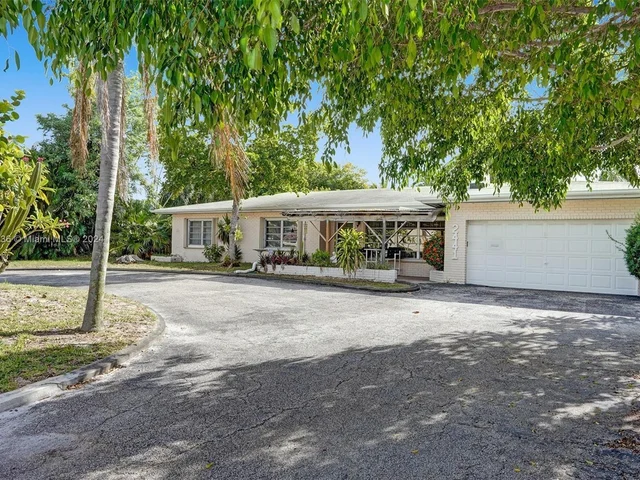 2441 Bayview Dr, Fort Lauderdale FL 33305