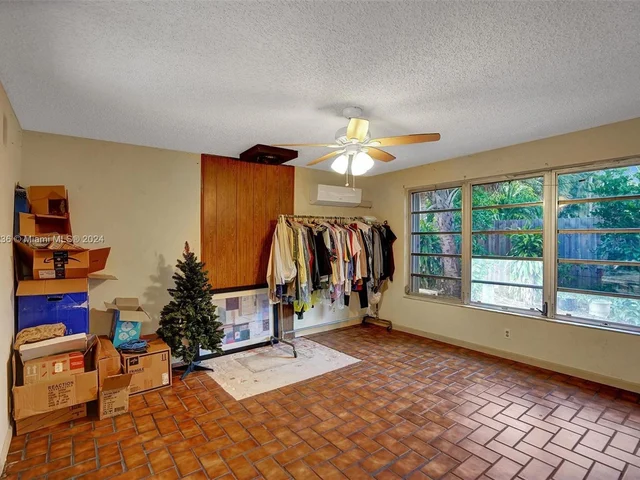 2441 Bayview Dr, Fort Lauderdale FL 33305