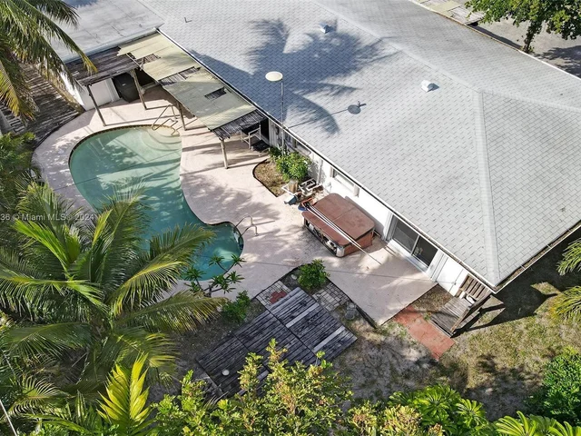 2441 Bayview Dr, Fort Lauderdale FL 33305