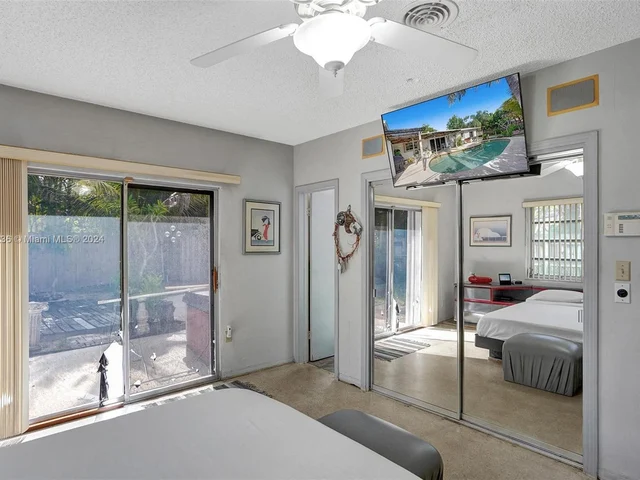 2441 Bayview Dr, Fort Lauderdale FL 33305