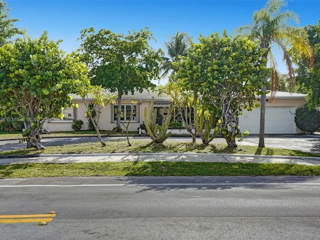 2441 Bayview Dr, Fort Lauderdale FL 33305