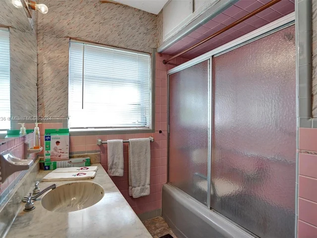 2441 Bayview Dr, Fort Lauderdale FL 33305