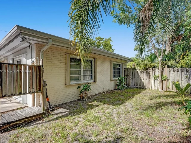 2441 Bayview Dr, Fort Lauderdale FL 33305