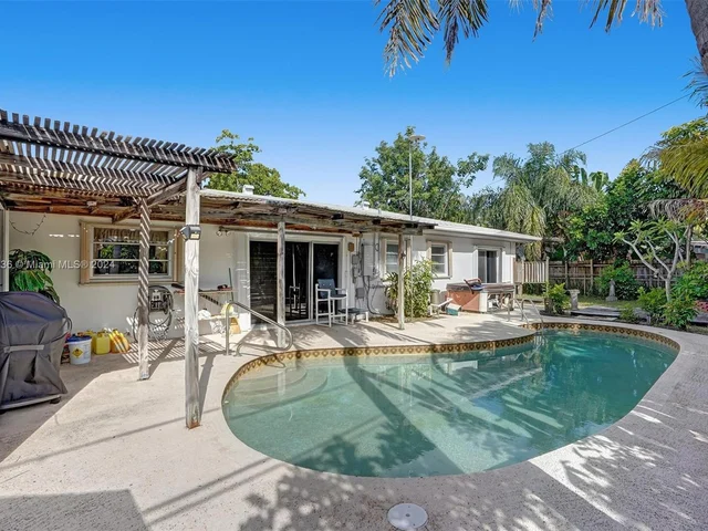 2441 Bayview Dr, Fort Lauderdale FL 33305