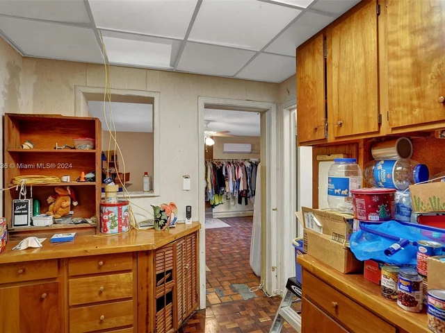 2441 Bayview Dr, Fort Lauderdale FL 33305