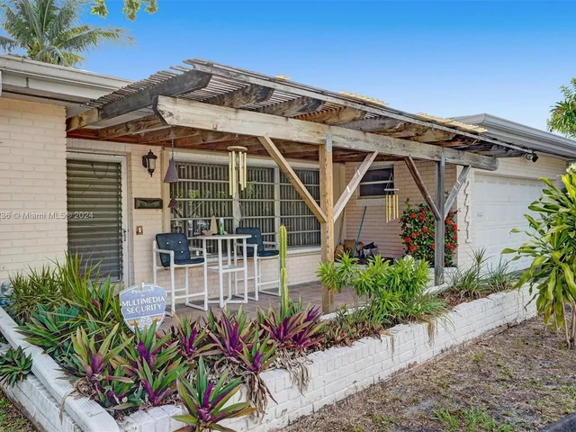 2441 Bayview Dr, Fort Lauderdale FL 33305