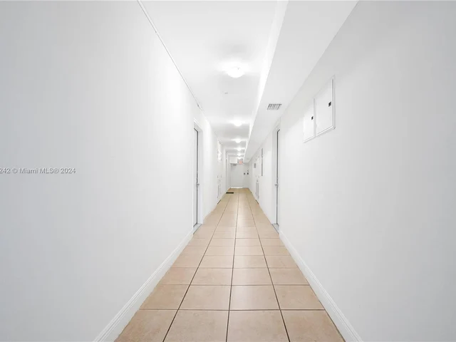 6971 Carlyle Ave # 102, Miami Beach FL 33141