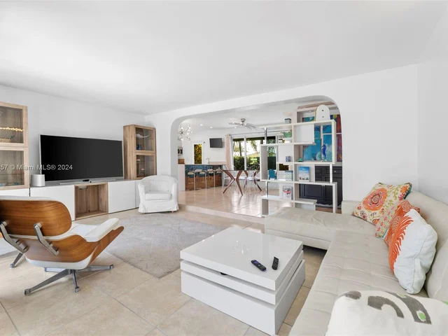 806 Argonaut Is # 806, Dania Beach FL 33004