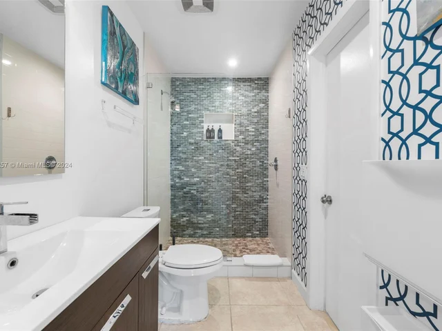 806 Argonaut Is # 806, Dania Beach FL 33004