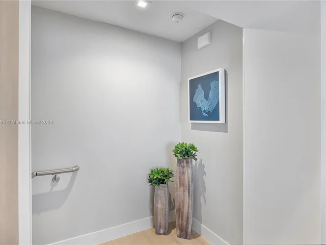 455 NE 39th St # 101, Miami FL 33137