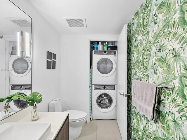 455 NE 39th St # 101, Miami FL 33137