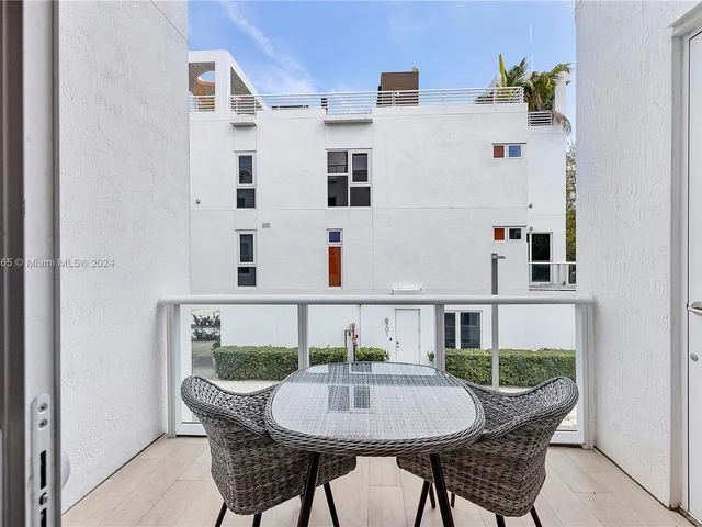 455 NE 39th St # 101, Miami FL 33137