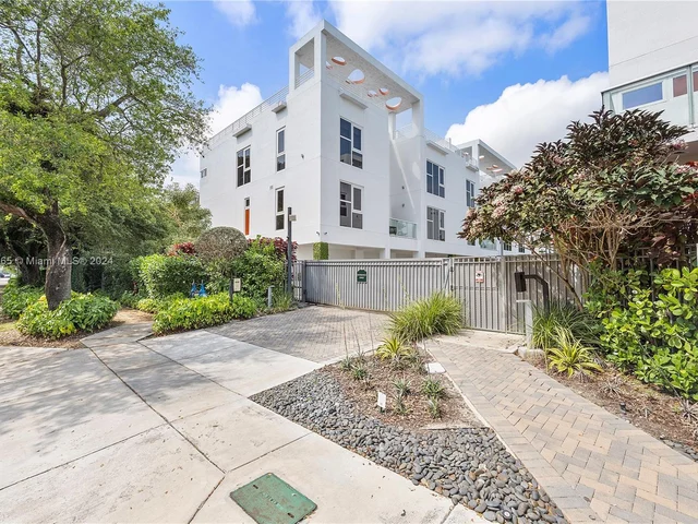 455 NE 39th St # 101, Miami FL 33137