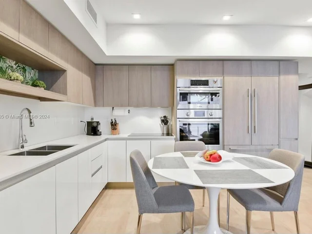 455 NE 39th St # 101, Miami FL 33137