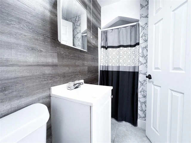 225 NE 56th St # 4, Miami FL 33137