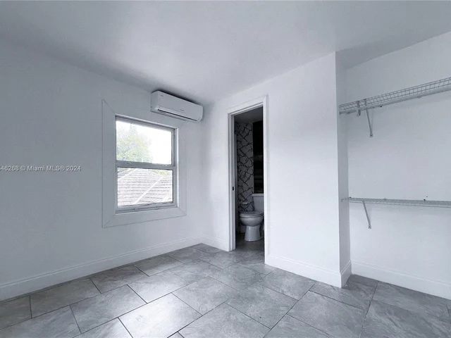 225 NE 56th St # 4, Miami FL 33137