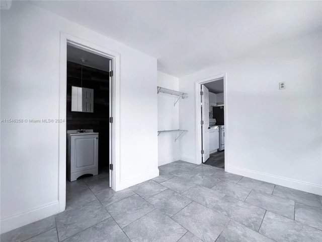 225 NE 56th St # 4, Miami FL 33137