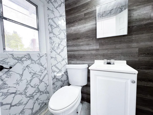 225 NE 56th St # 4, Miami FL 33137