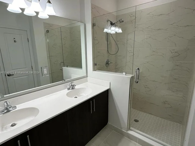 15600 SW 136th St # 206, Miami FL 33196