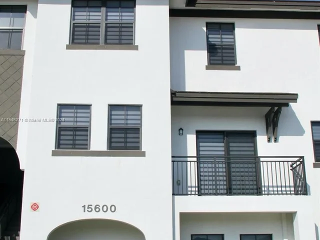 15600 SW 136th St # 206, Miami FL 33196