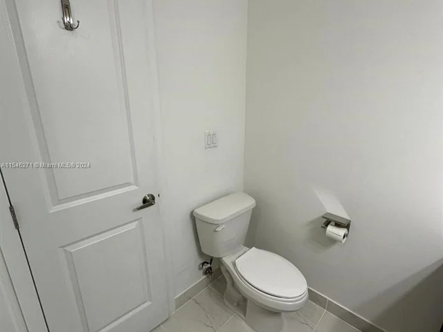 15600 SW 136th St # 206, Miami FL 33196