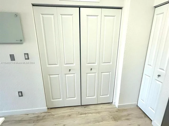 15600 SW 136th St # 206, Miami FL 33196