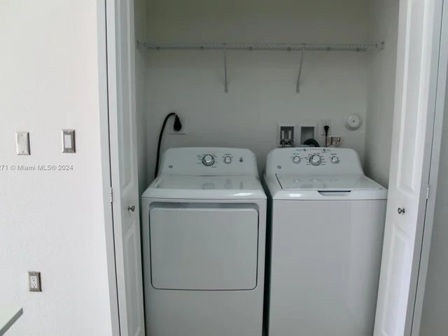 15600 SW 136th St # 206, Miami FL 33196