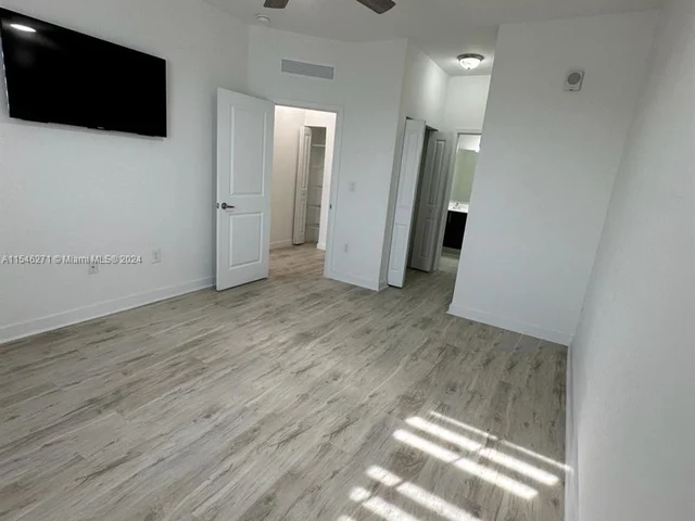 15600 SW 136th St # 206, Miami FL 33196